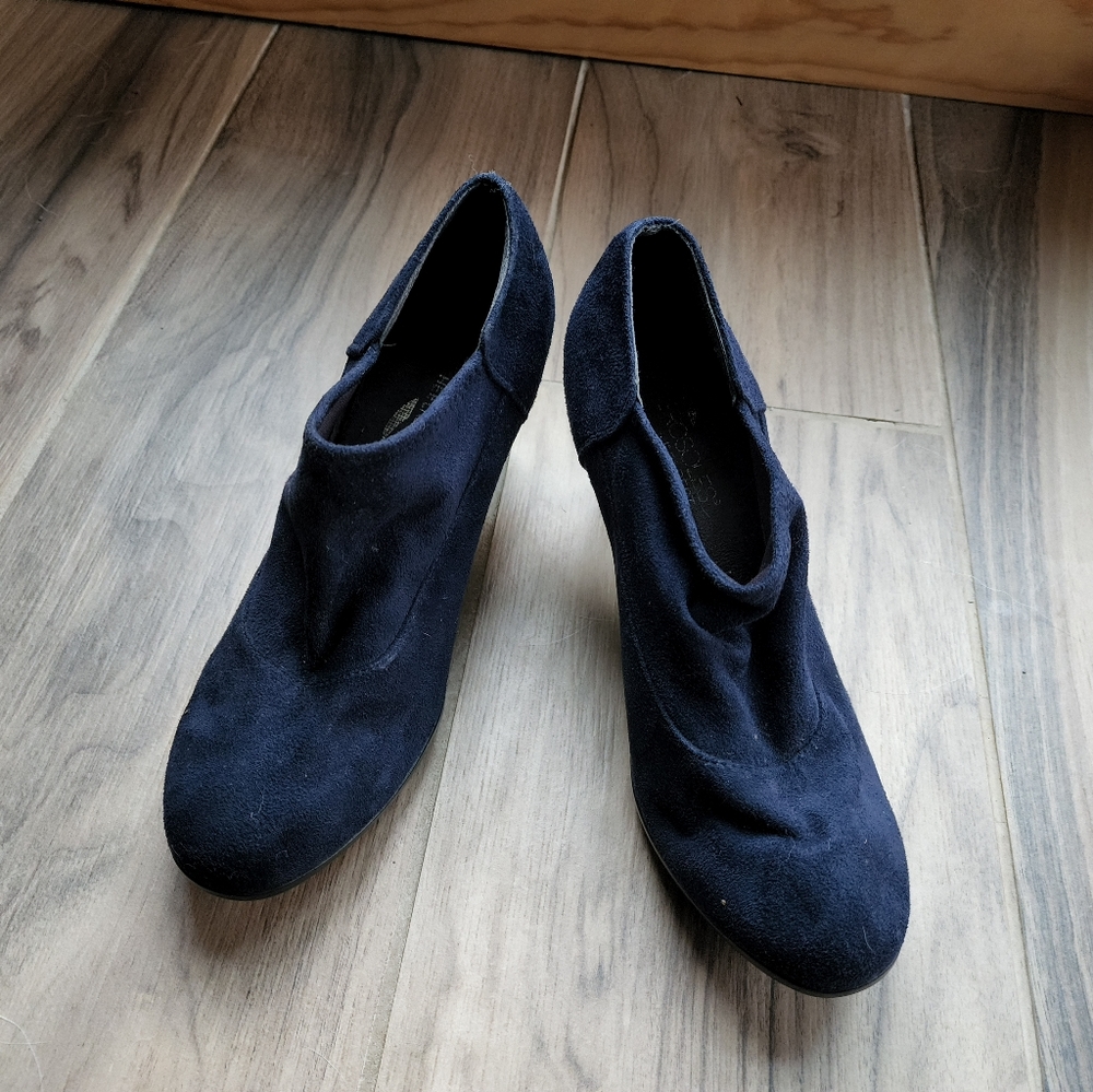 Aerosoles Heelrest Navy Moonrise Faux Suede Bootie